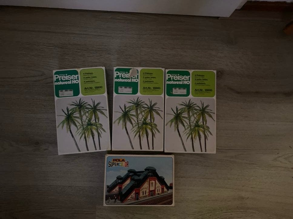 Preiser Palmbomen HO schaal (3x) en Pola Supercolor, Ophalen of Verzenden, Gebruikt, Natuur, Overige merken