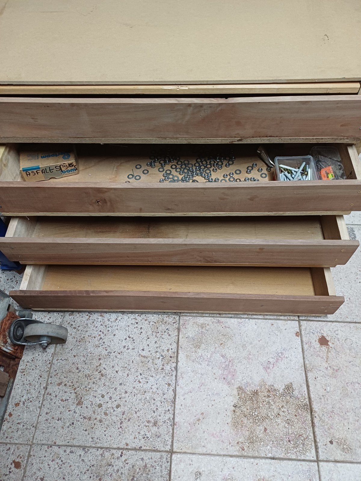 HUOTEN KAST VOOR GEREEDSCHAP, Huis en Inrichting, Kasten | Ladekasten, Ophalen, 100 tot 150 cm, 75 cm of meer, 3 of 4 laden