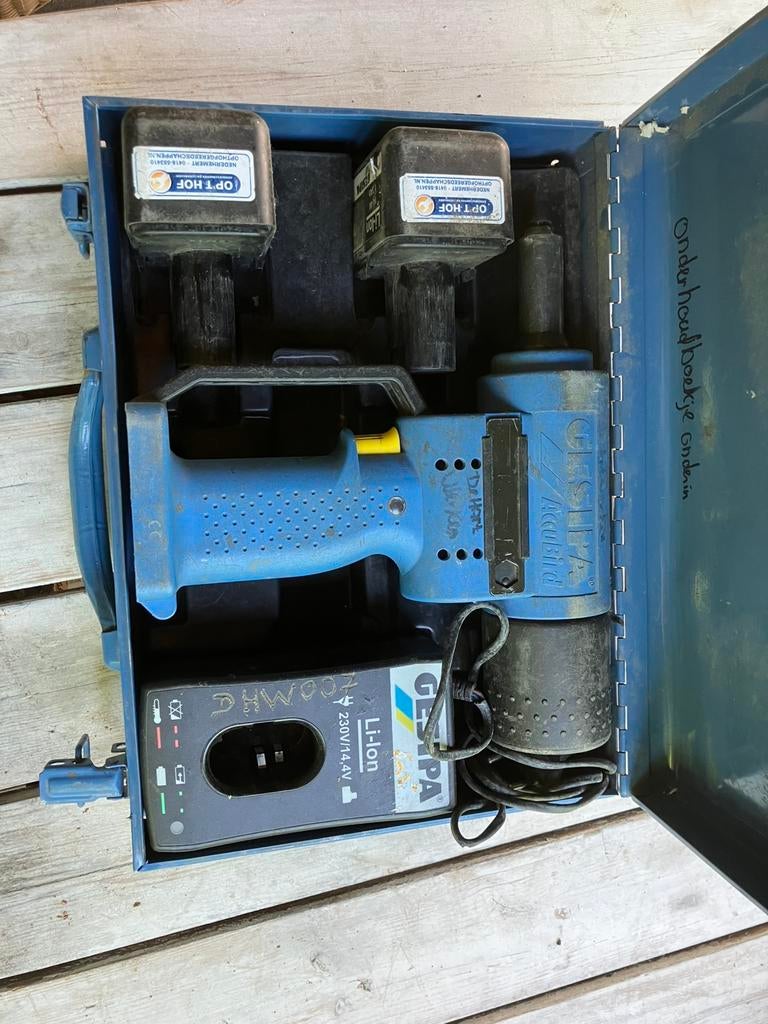 Popnagel machine, Ophalen of Verzenden, Gebruikt, Boor- en Schroefmachine