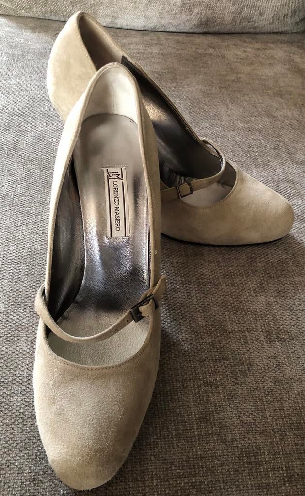 Lorenzo Masiero pumps beige suede maat 39,5 nieuwstaat, Pumps, Beige, Ophalen of Verzenden, Zo goed als nieuw