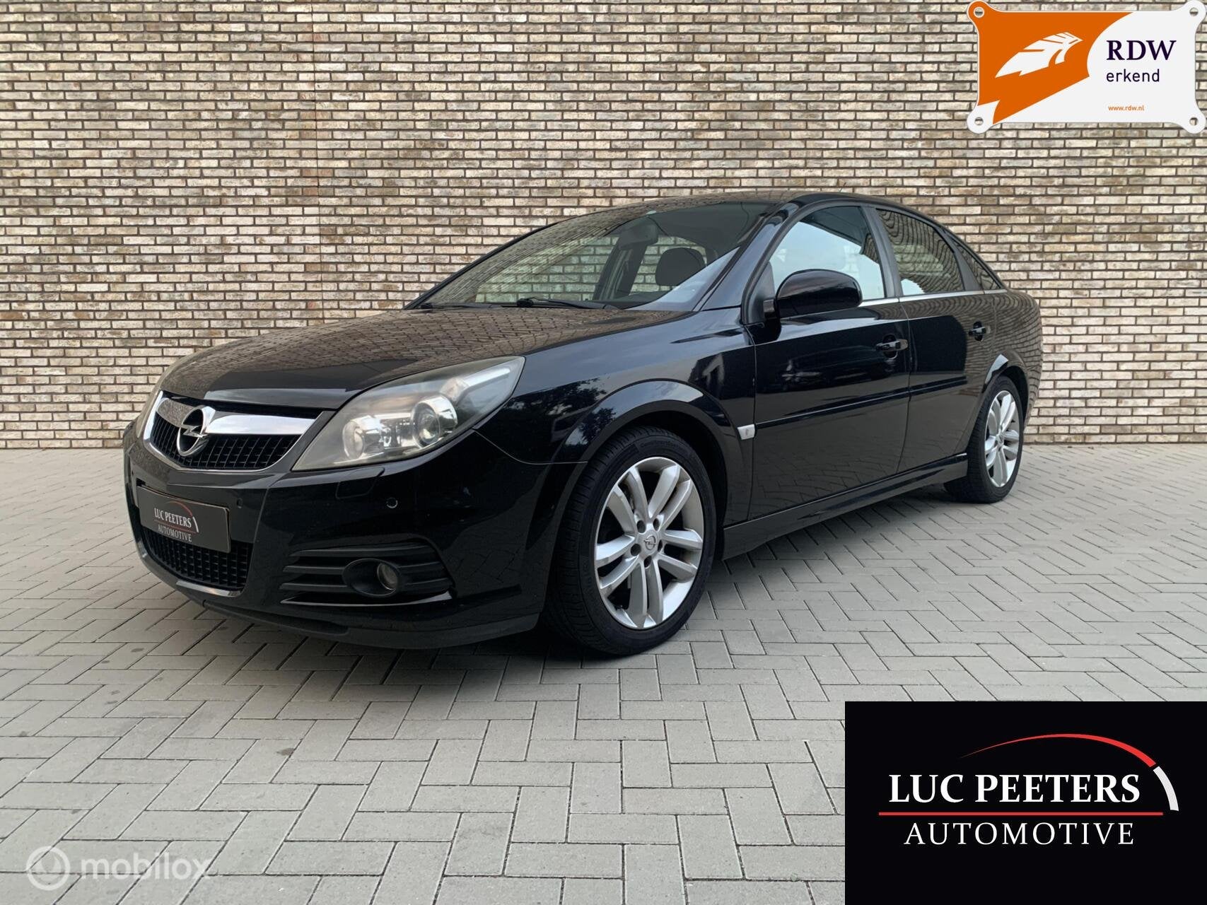 Opel Vectra GTS 2.2 Executive/NAP/LEDER/CRUISE/XENON/APK-8-2, Auto's, Opel, Gebruikt, Zwart, 715 kg, Particulier
