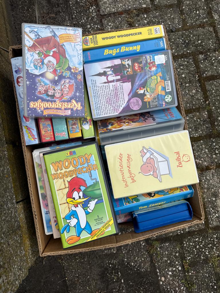 Grote collectie videobanden: Kinderfilms en meer, Ophalen, Zo goed als nieuw