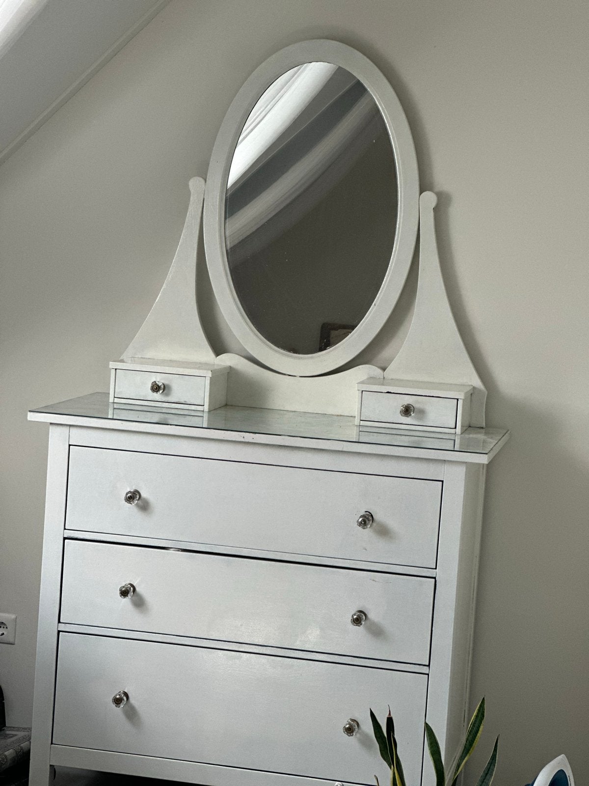 Ikea Hemnes Kaptafel met bruine stoel - Wit geverfd, Ophalen of Verzenden, Gebruikt, Hout