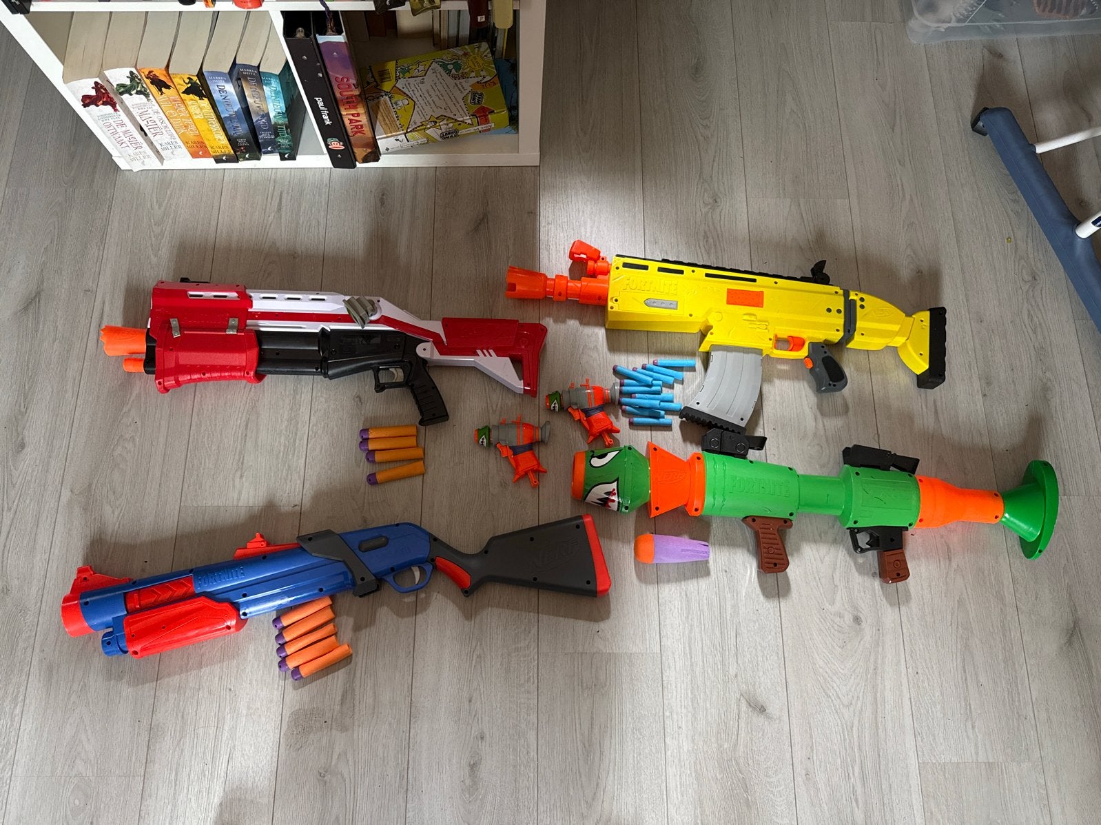 Grote set Fortnite Nerf blasters met accessoires, Ophalen, Gebruikt