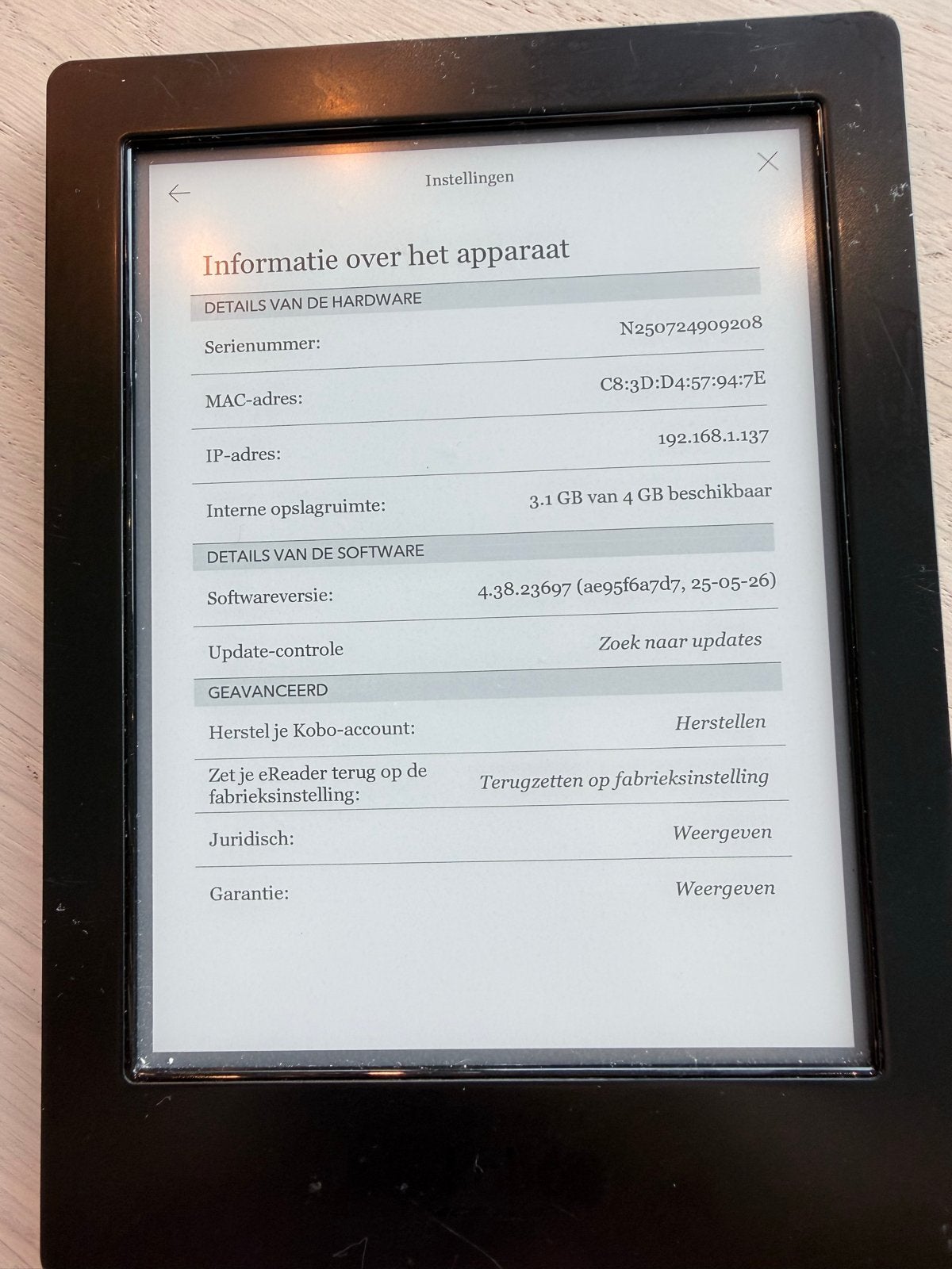 Kobo Aura H2O e-reader, Computers en Software, E-readers, Gebruikt, Uitbreidbaar geheugen, Ophalen of Verzenden, 4 GB of minder