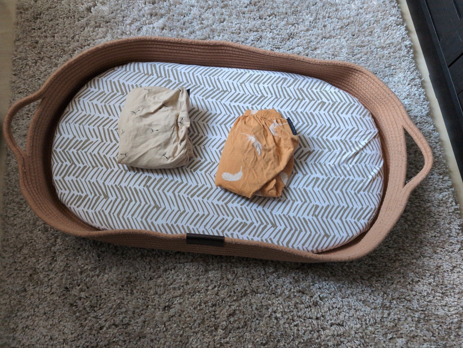 Yunioo Aankleedkussen Mand 80cm met 3 Matrashoesjes, Ophalen, Zo goed als nieuw