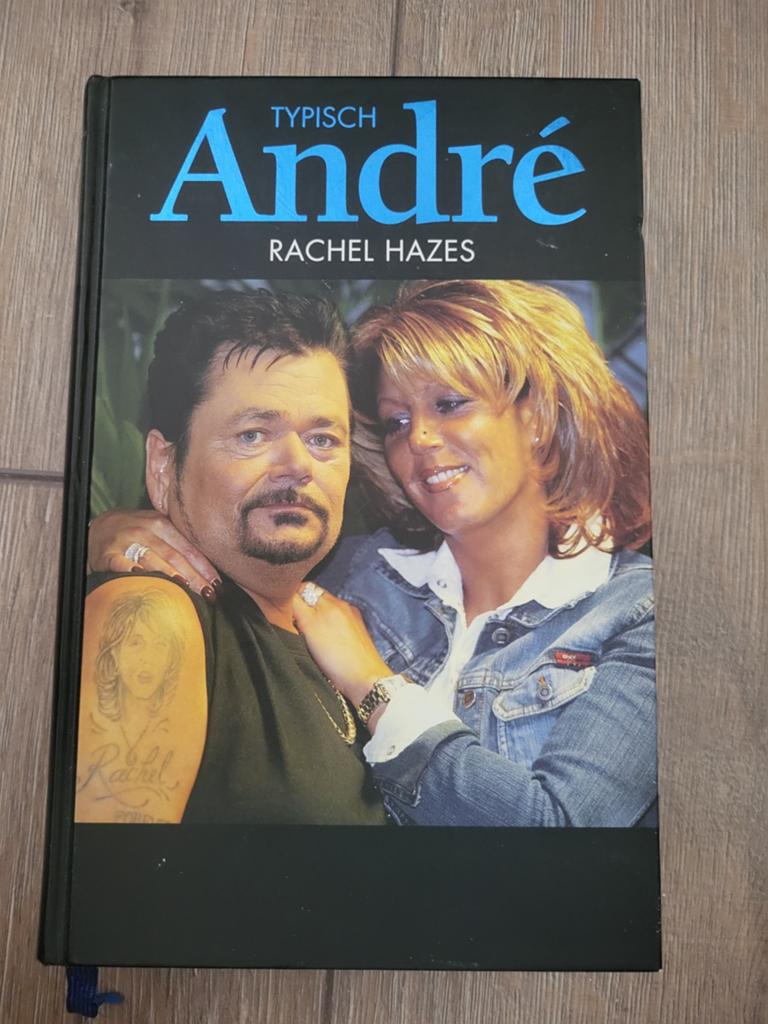 Typisch André - Rachel Hazes (Hardcover), Boeken, Ophalen of Verzenden, Gelezen, Rachel Hazes, Film, Tv en Media