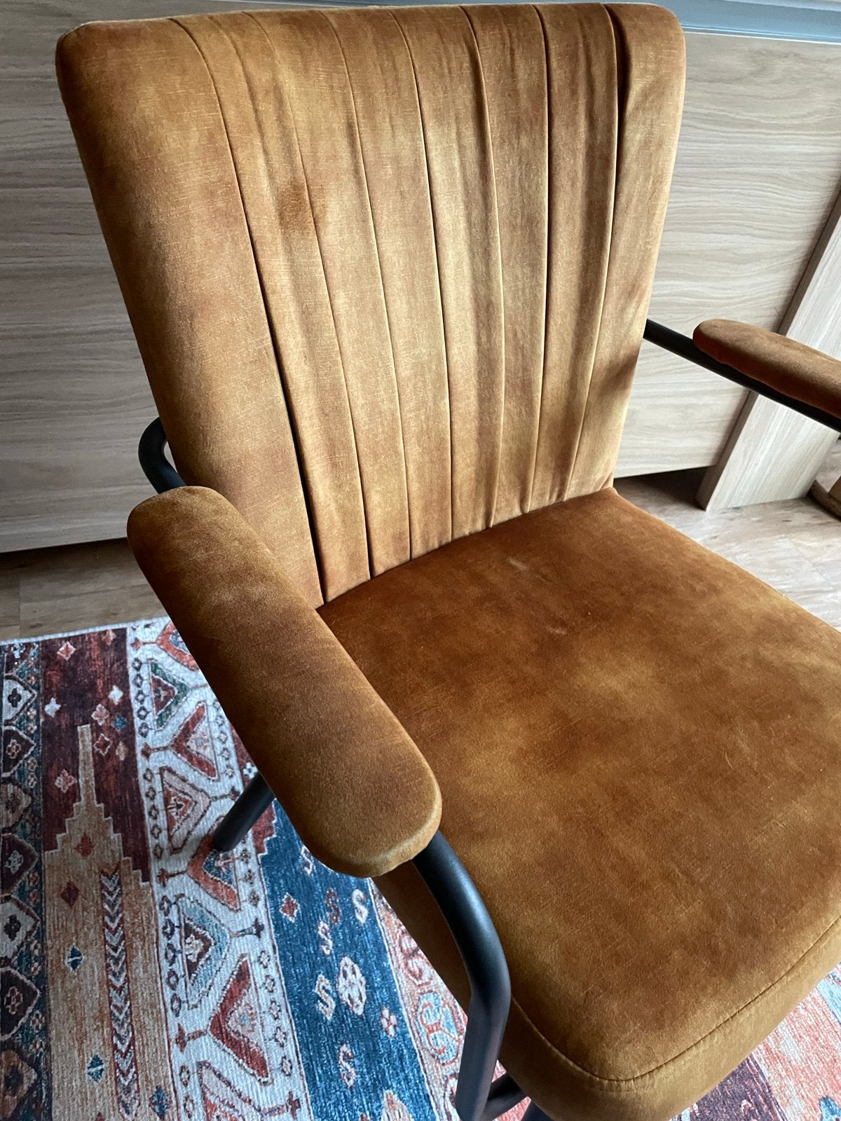 Comfortabele stoel met suède bekleding, Overige kleuren, Ophalen of Verzenden, Zo goed als nieuw, Eén