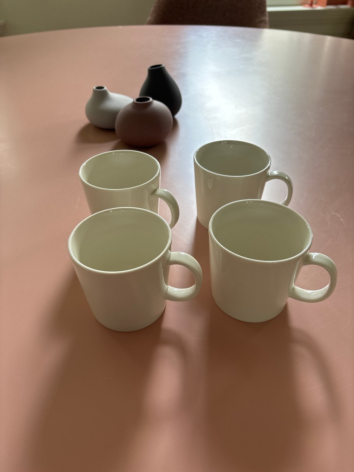 4x Iittala Teema mokken 30 cl wit - logo vervaagd, Ophalen of Verzenden, Gebruikt, Porselein, Kop(pen) en/of Schotel(s)