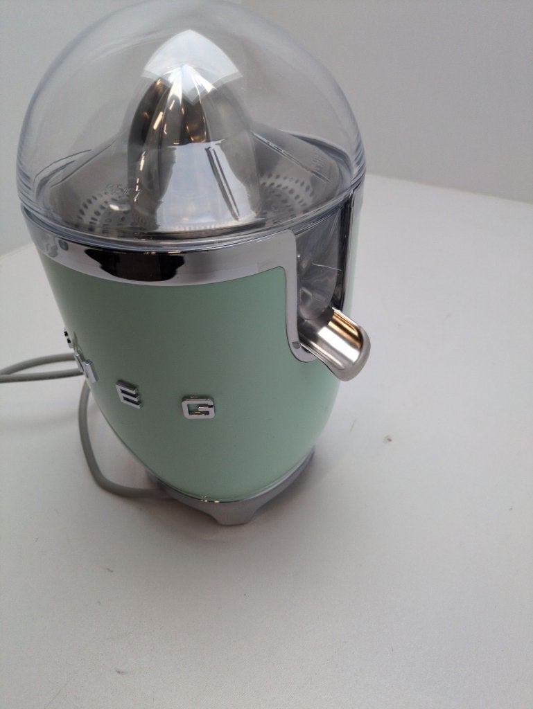 SMEG Citruspers CJF11PGEU watergroen - gebruikt, Witgoed en Apparatuur, Juicers, Citruspers, Nieuw, Bruggestraat 18, Elektrisch
