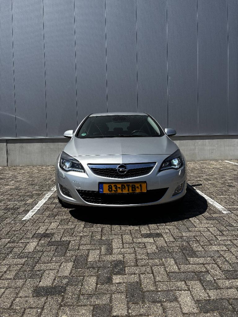 Opel Astra 1.4 Turbo Sport 103kw 5-D AUT 2011 Grijs, Euro 5, 15 km/l, 4 cilinders, 1353 kg