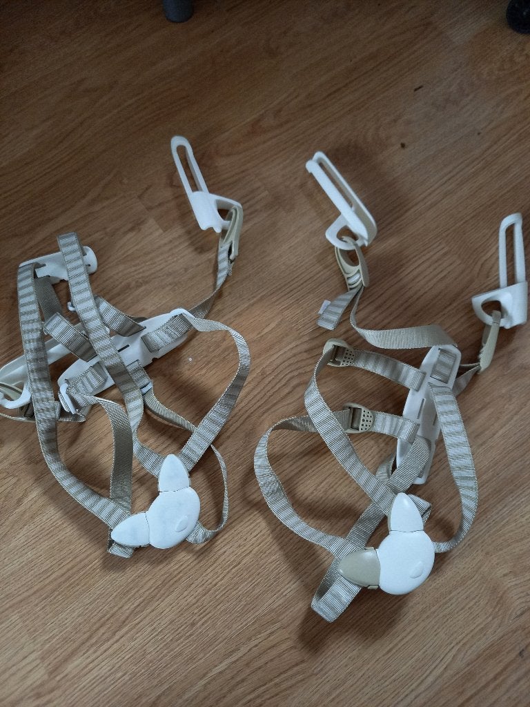 2x Stokke tuigjes, harnas. Compleet. € 25/ stuk, Ophalen of Verzenden, Gebruikt, Meegroeistoel, Gordel(s)
