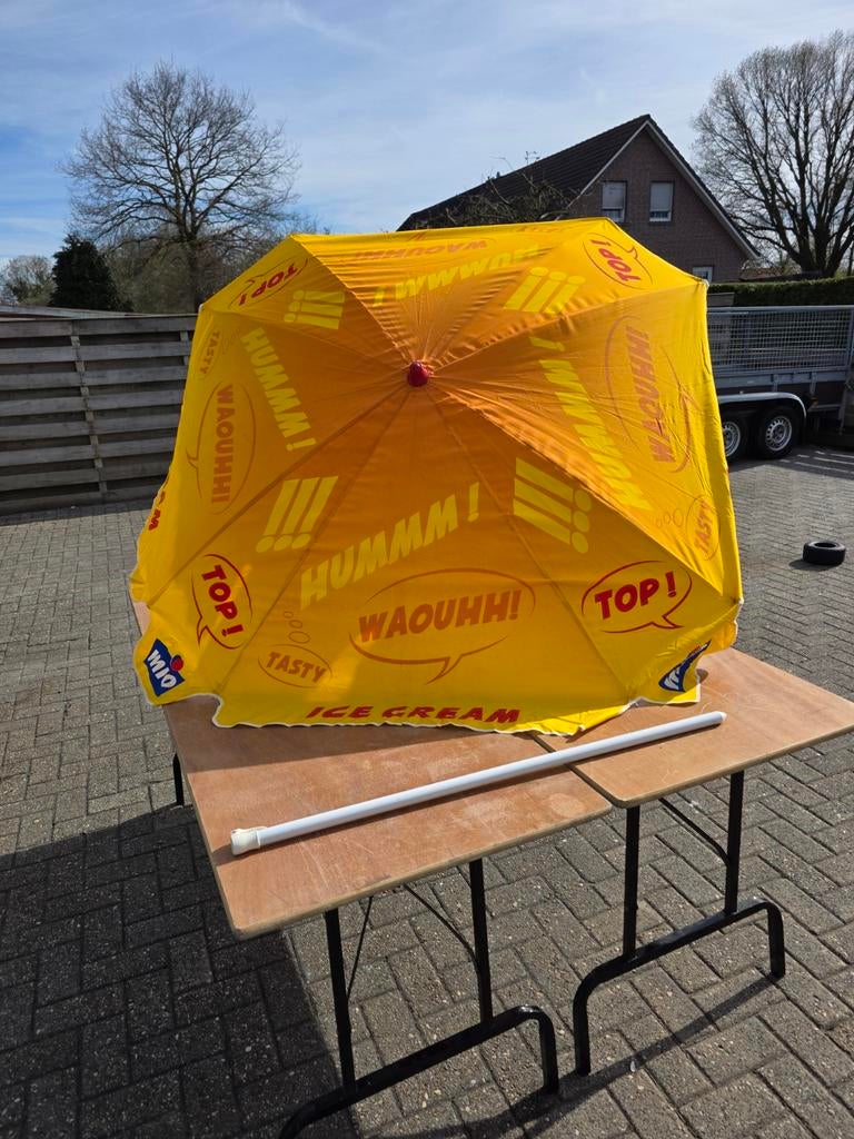 Mio ice cream parasol, Ophalen