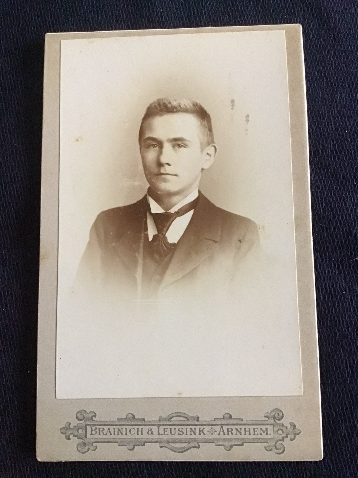 CDV, Stoere man, BRAINICH & LEUSINK, ARNHEM, Carte de Visite, Verzenden, Voor 1940, Gebruikt, Foto