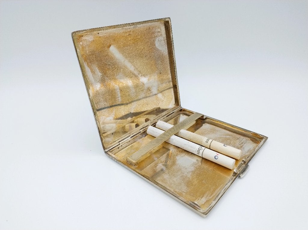 Zware zilveren sigaretten case, D. Aubert, Den Haag, 1969