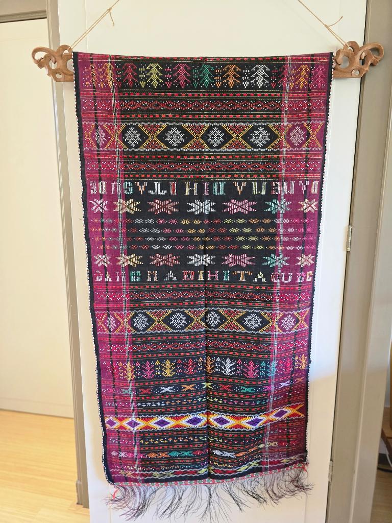 Ulos doek kralenversiering en tekst Sumatra Indonesie Indie, Antiek en Kunst, Ophalen of Verzenden