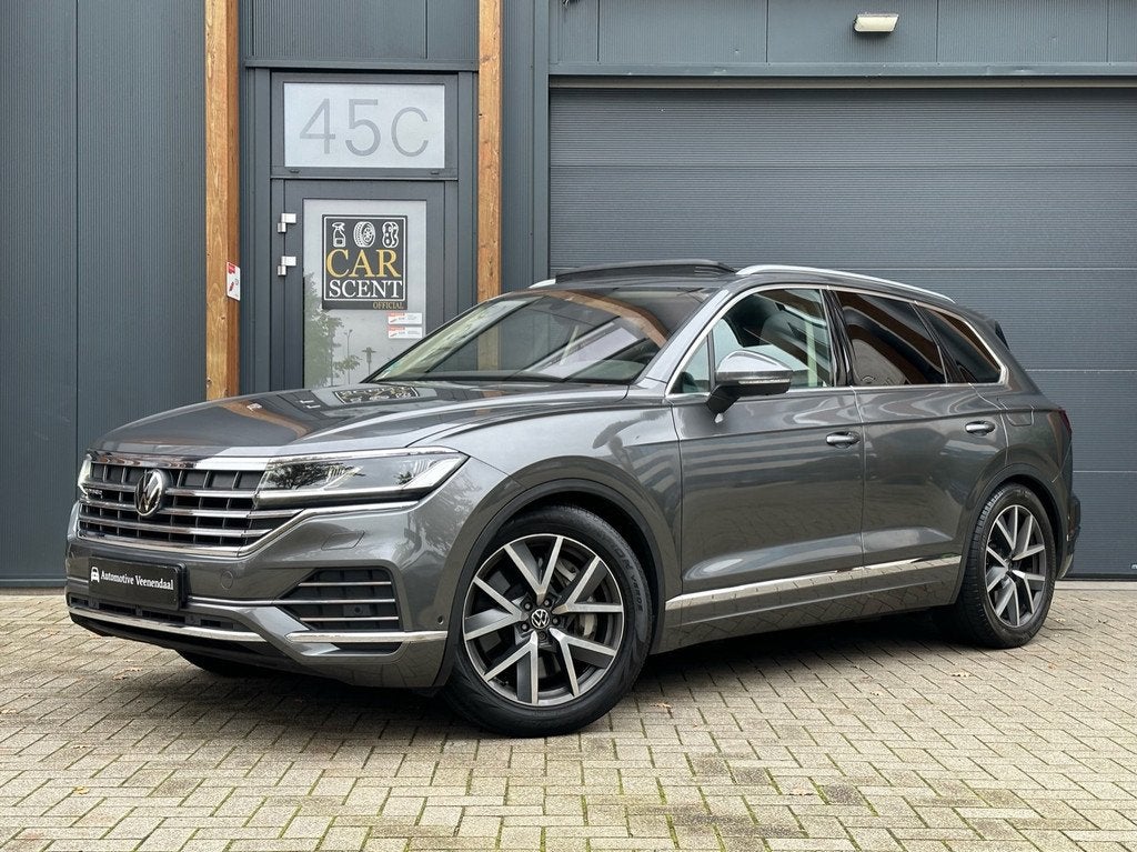 Volkswagen Touareg 3.0 TSi eHybrid 4MOTION Luchtvering, Auto's, Volkswagen, Automaat, Gebruikt, 2995 cc, 2327 kg