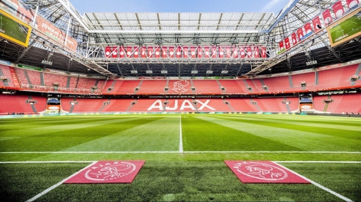 Gezocht:  3 of 4 seizoenskaarten voor Ajax, Seizoenskaart, Twee personen