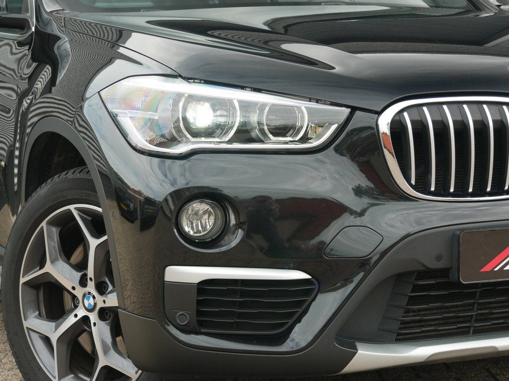 BMW X1 SDrive20i , Trekhaak, Pano, HUD, Camera,, Auto's, Zwart, Bedrijf, SUV of Terreinwagen, 1460 kg