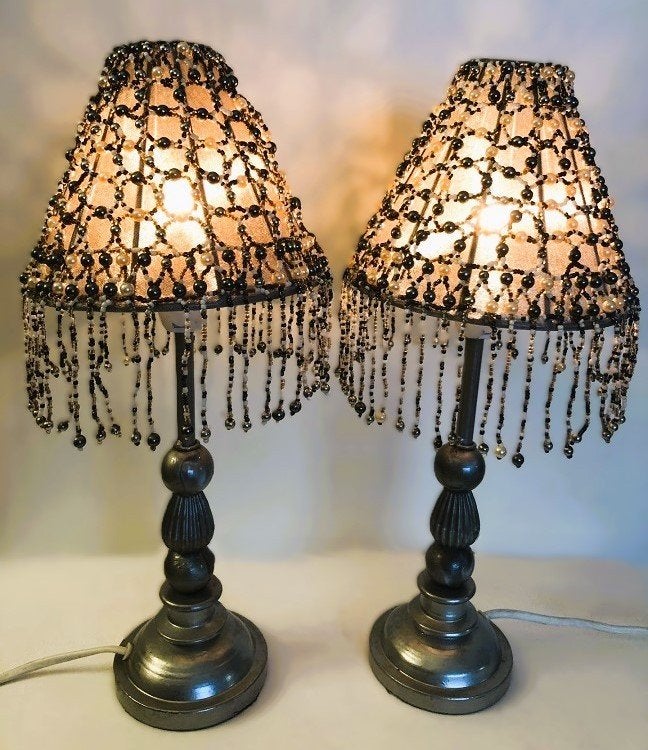 2 Tafellampen vintage lampvoet zilver met parels en kralen, Verzenden, Klassiek, Zo goed als nieuw, Minder dan 100 cm