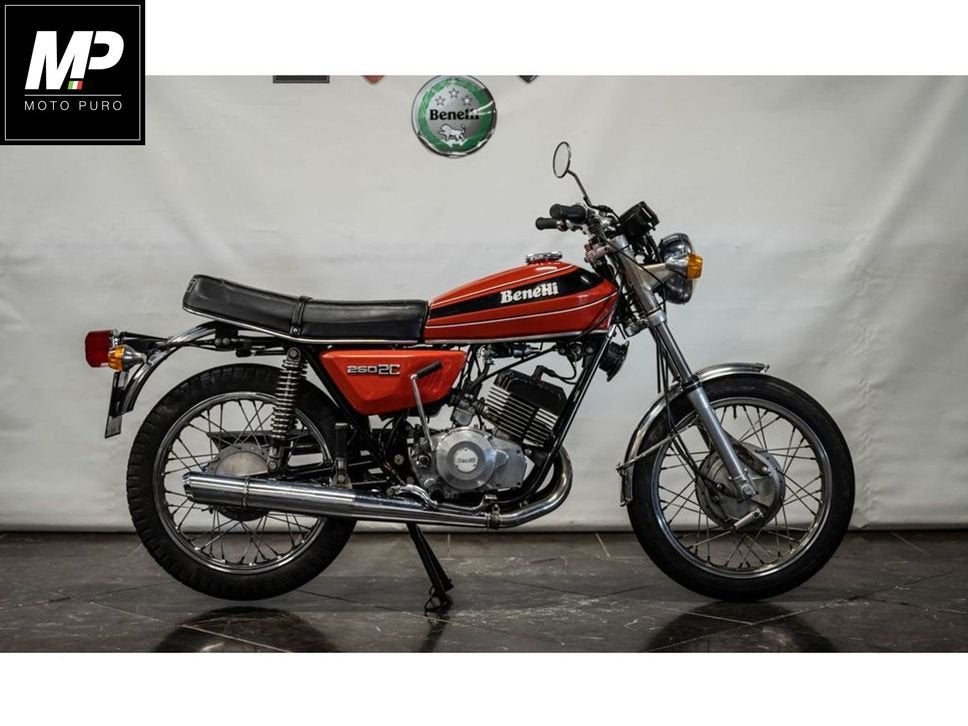 Benelli 250 2C (bj 1972) 7,500 km, Motoren, 2 cilinders, Bedrijf, Onbekend, Meer dan 35 kW