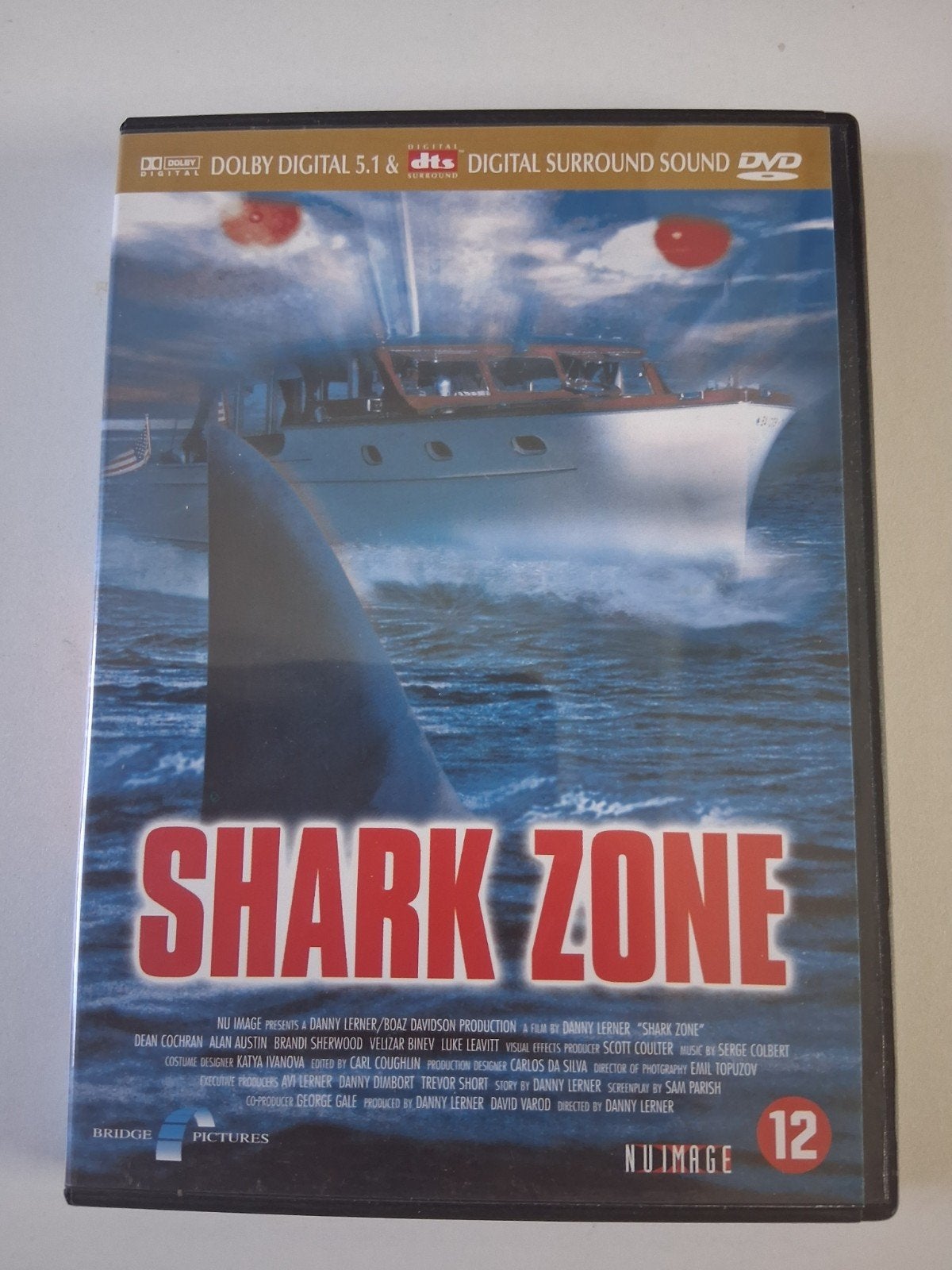 Shark Zone, Vanaf 12 jaar, Ophalen of Verzenden, Zo goed als nieuw, Overige genres