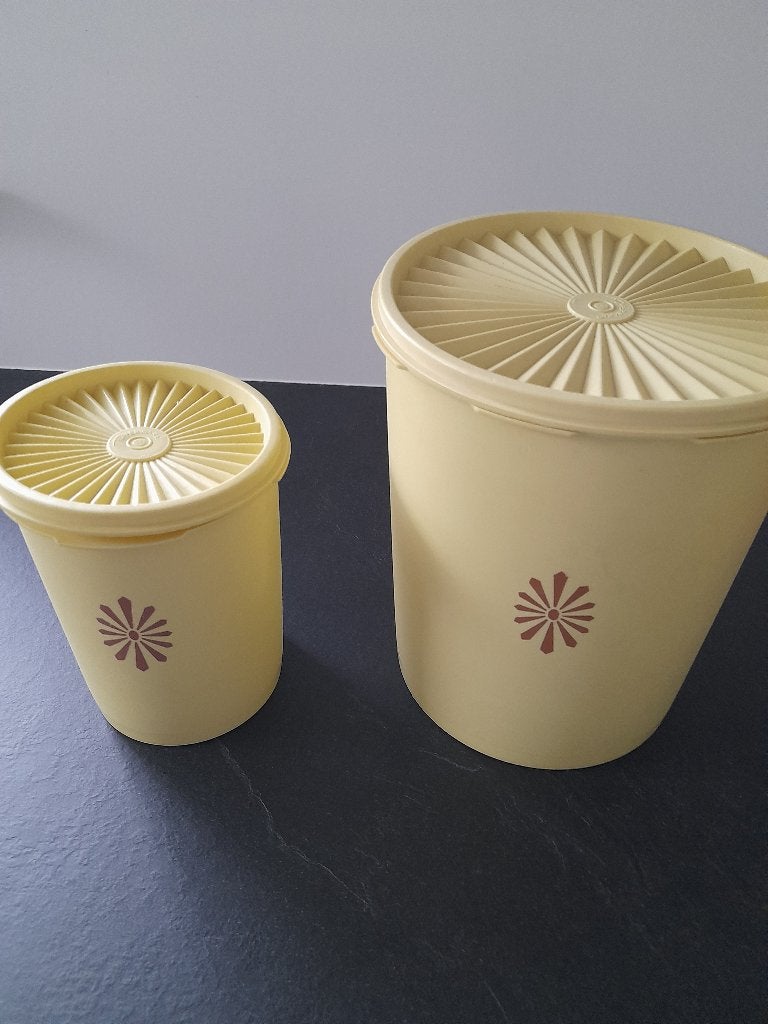 Tupperware 2 voorraadtrommels met sterdeksel, Ophalen of Verzenden, Geel, Overige typen, Vaatwasserbestendig
