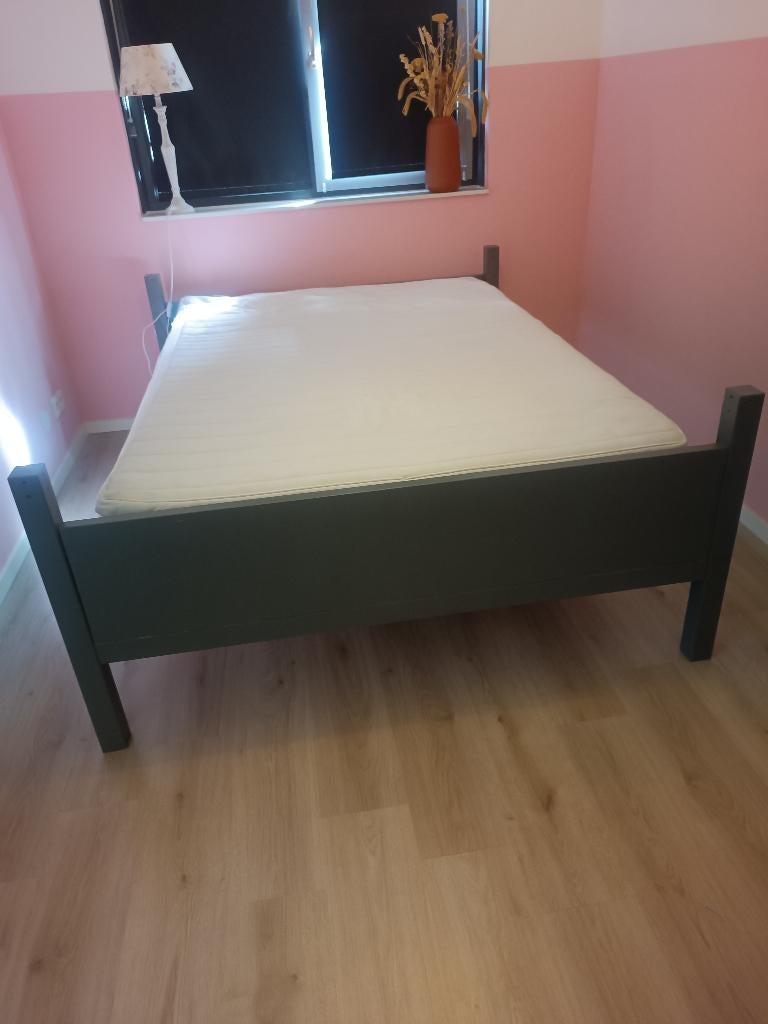 Bed met matras, Ophalen, Strak, Gebruikt, 210 cm