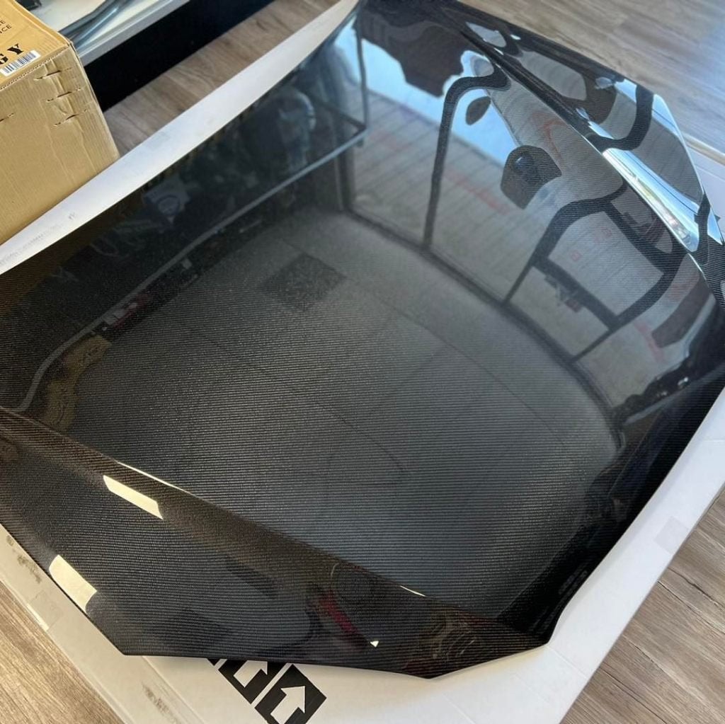 Seibon Carbon OEM-Style motorkap - Hyundai Genesis 10-12