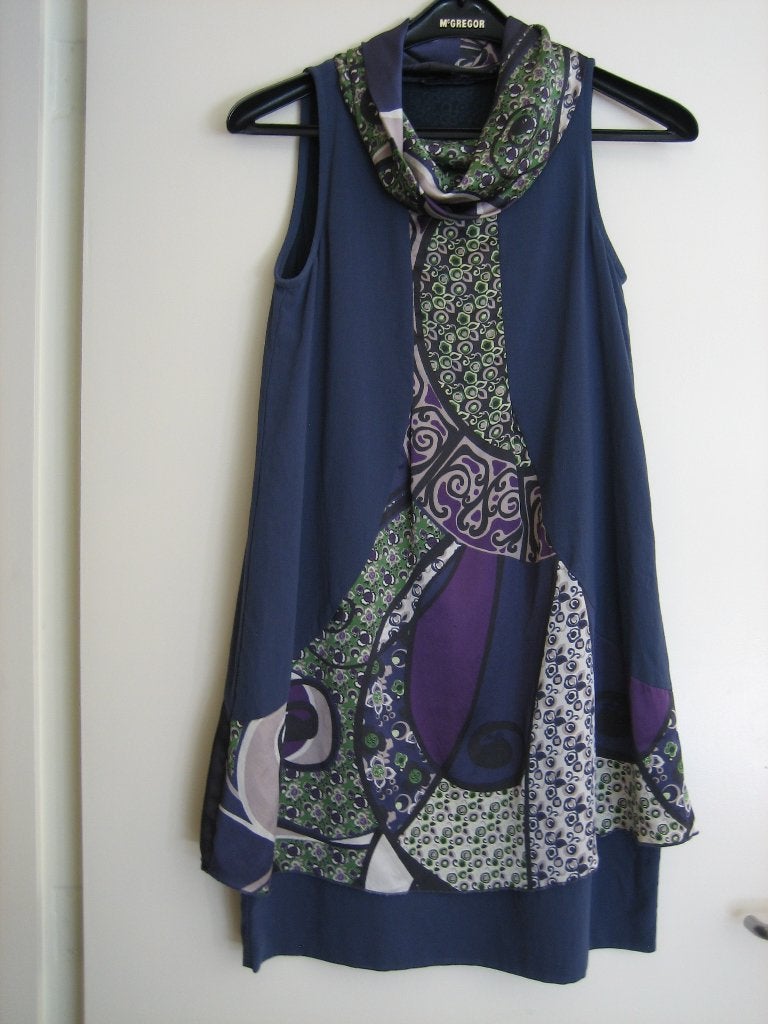 Exclusieve speelse zijden jurk LIU JO 36-38 snazzeys, Kleding | Dames, Jurken, Maat 38/40 (M), Liu Jo, Nieuw, Onder de knie
