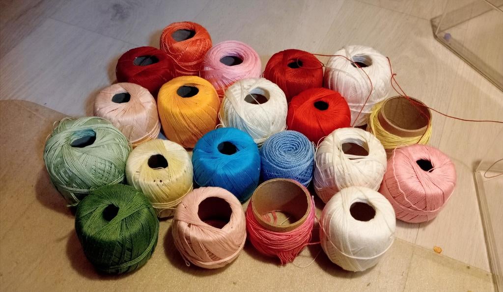 bolletjes katoen, Ophalen of Verzenden, Zo goed als nieuw, Breien of Haken, Wol of Garen