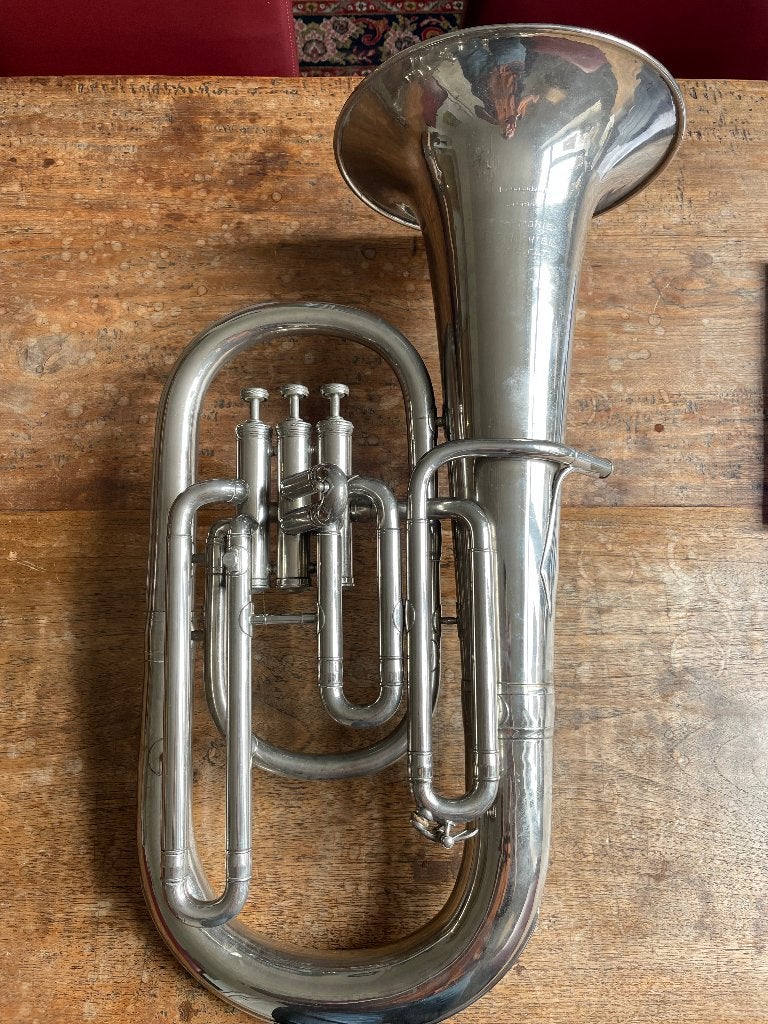 tuba, Muziek en Instrumenten, Blaasinstrumenten | Tuba's, Ophalen, Gebruikt, Bes-tuba, Met koffer of draagtas
