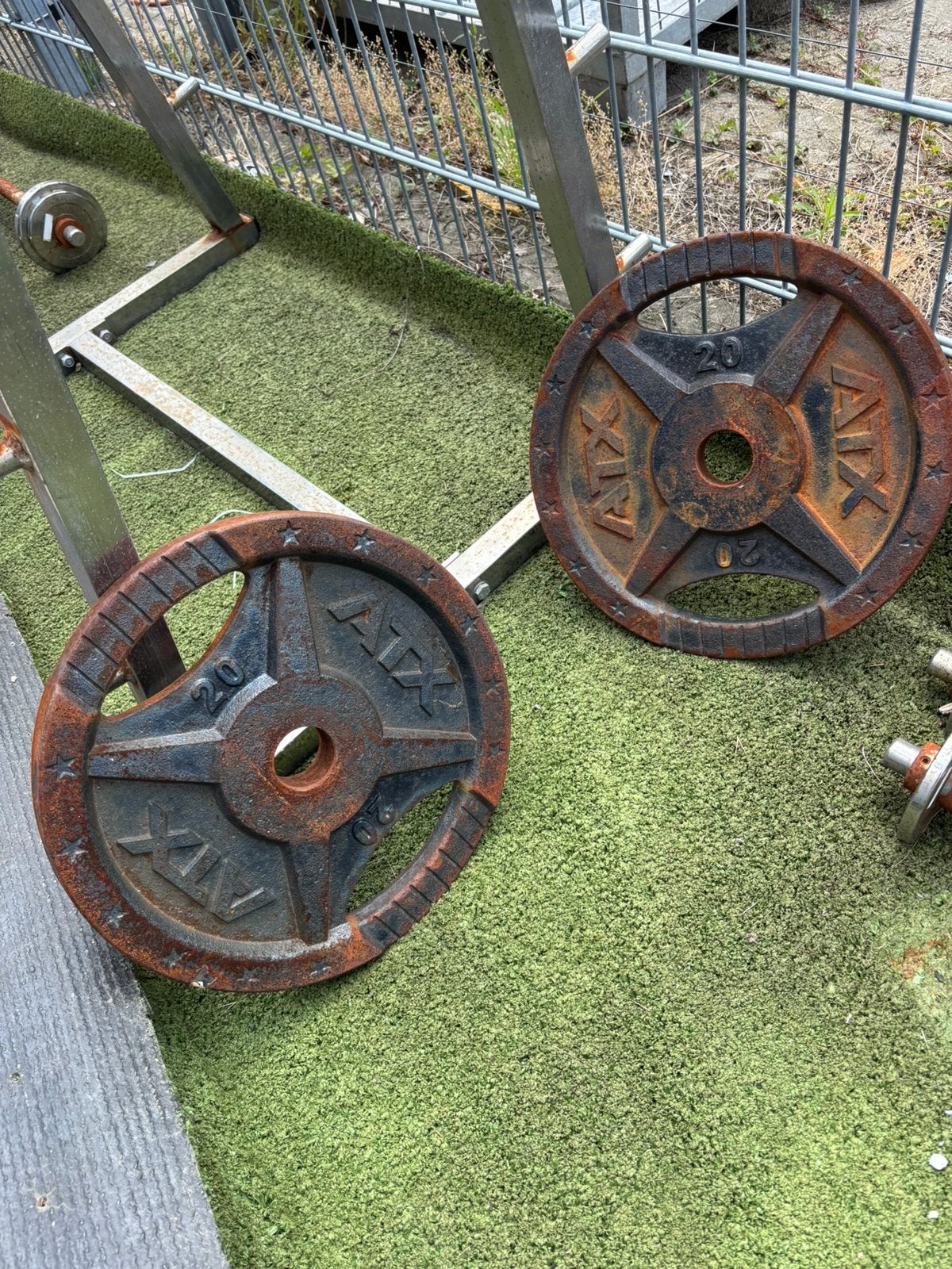 Atx 50 mm 20 kg schijven te koop 2 stuks, Ophalen, Zo goed als nieuw