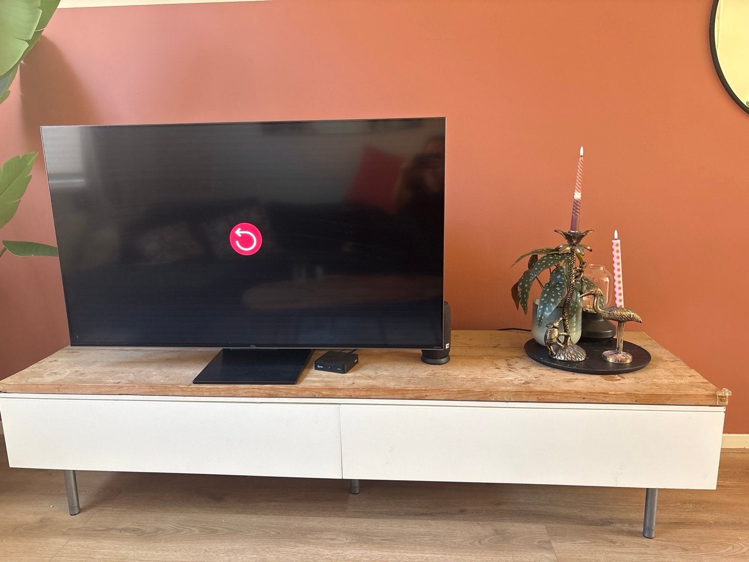 TV-meubel met houten blad en witte lades, Huis en Inrichting, Ophalen, Gebruikt, 200 cm of meer, Minder dan 100 cm