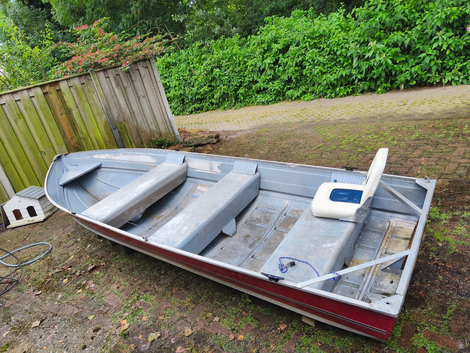 aluminium visboot 4.2m met drijfvermogen in de bankjes., Ophalen, Gebruikt, Motor en Techniek, Motorboot