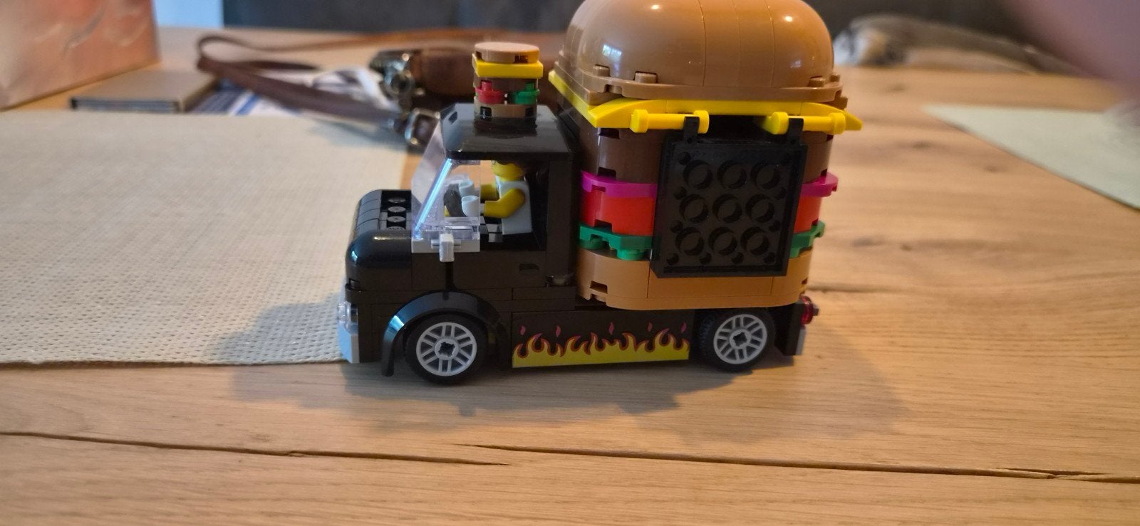 Lego Hamburger Foodtruck - Zo goed als nieuw, Ophalen of Verzenden, Zo goed als nieuw