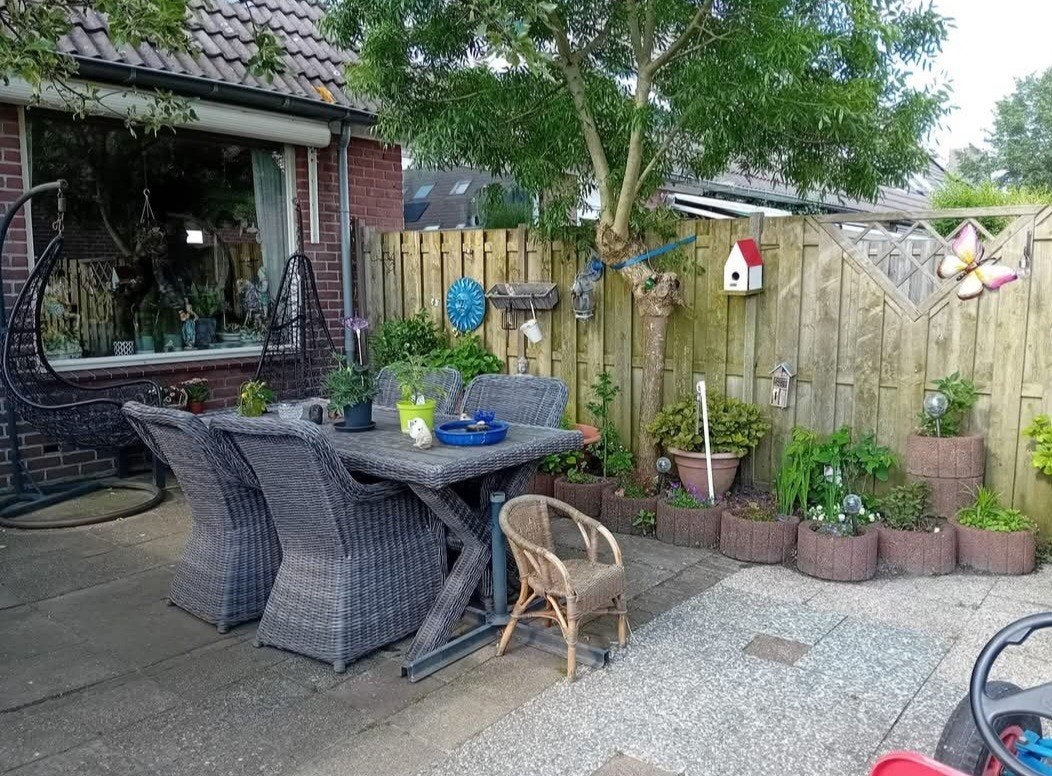 Mooie tuin tafel Zonder stoelen, Ophalen, Zo goed als nieuw