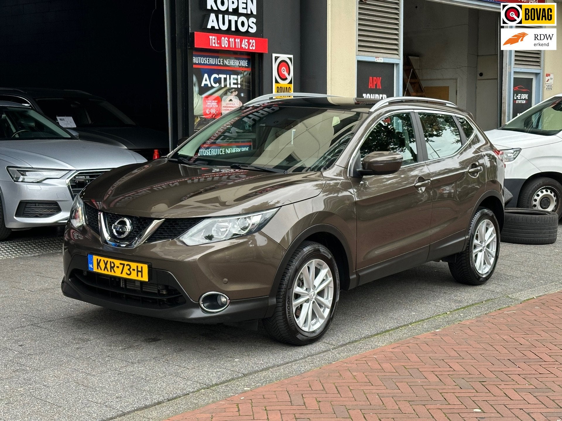 Nissan Qashqai 1.2 Acenta Automaat Navi Camera Pano, Auto's, Gebruikt, 4 cilinders, Bruin, 116 pk
