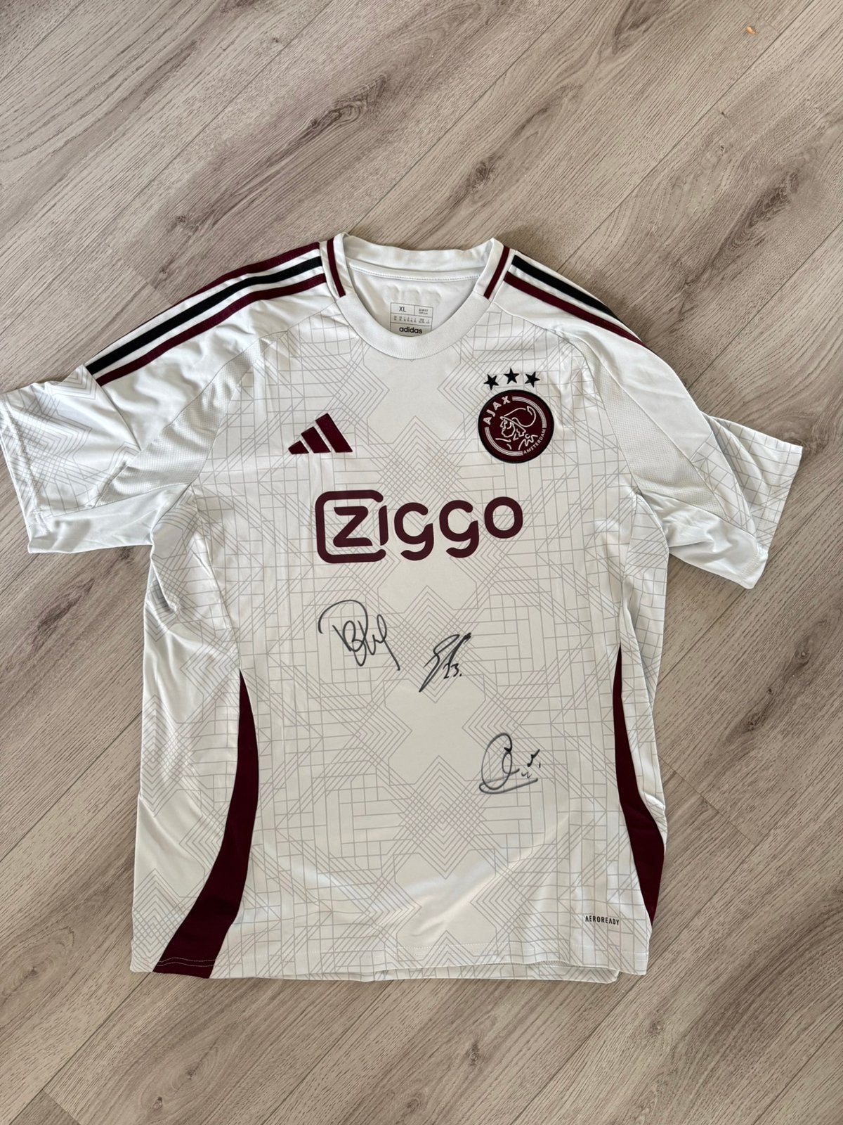 origineel Ajax derde shirt seizoen 2024/2025., Ophalen of Verzenden, Zo goed als nieuw, Shirt