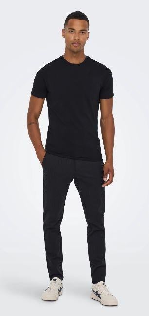 Geweldige ONLY & SONS jog pantalon Onsmark stripe mt 29/30., Kleding | Heren, Broeken en Pantalons, Zo goed als nieuw, Maat 46 (S) of kleiner