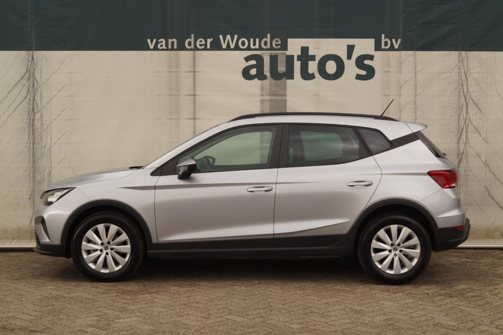 SEAT Arona 1.0 TSI Style -NAVI-LED-DIGI-ECC-PDC- (bj 2024), Auto's, Seat, Voorwielaandrijving, Dealer onderhouden, Stof, Gebruikt