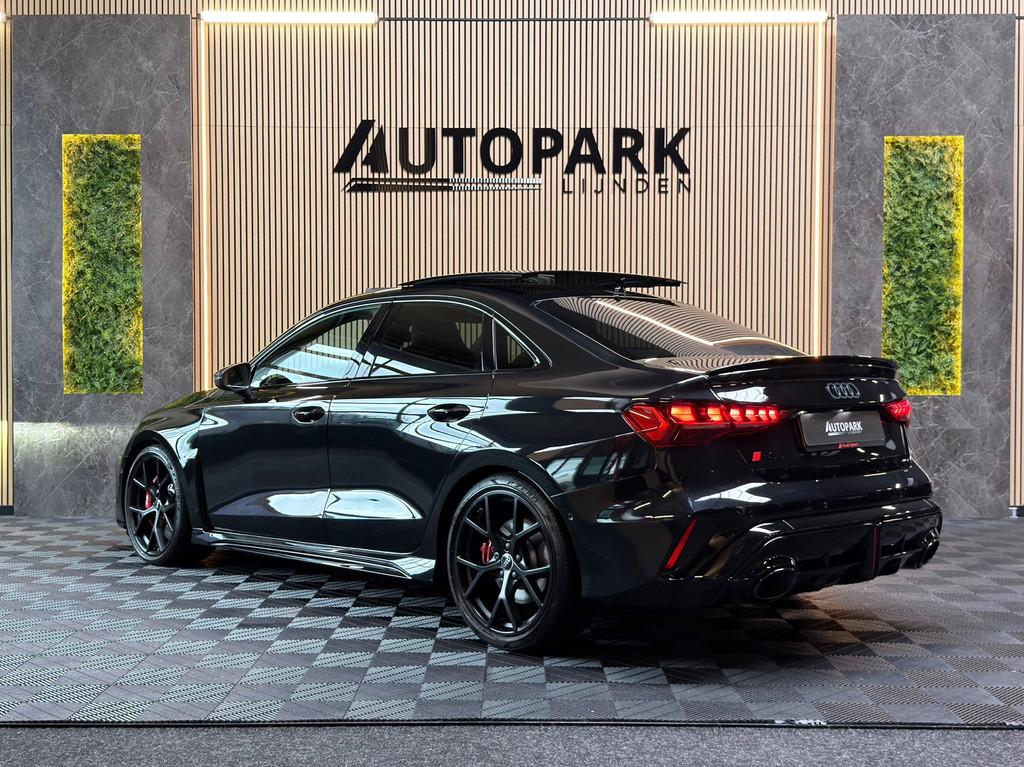 Audi RS3 Limousine 2.5 TFSI RS 3 quattro BTW|PANO|SONOS|HuD|, Automaat, Automatische klimaatregeling, Gebruikt, RS3