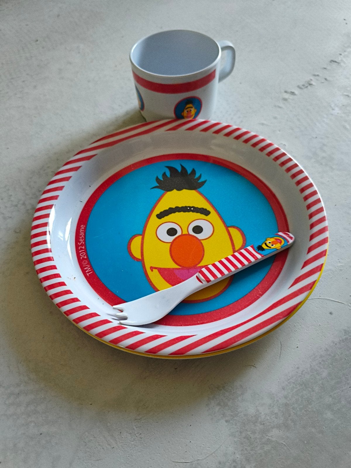 Sesamstraat Bert eetsetje: bord, beker, vorkje, Ophalen of Verzenden, Zo goed als nieuw