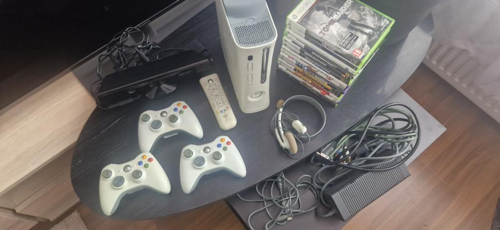 Xbox 360 Console Bundel met Kinect en Spellen, Spelcomputers en Games, Games | Xbox 360, Gebruikt, Overige genres, 3 spelers of meer