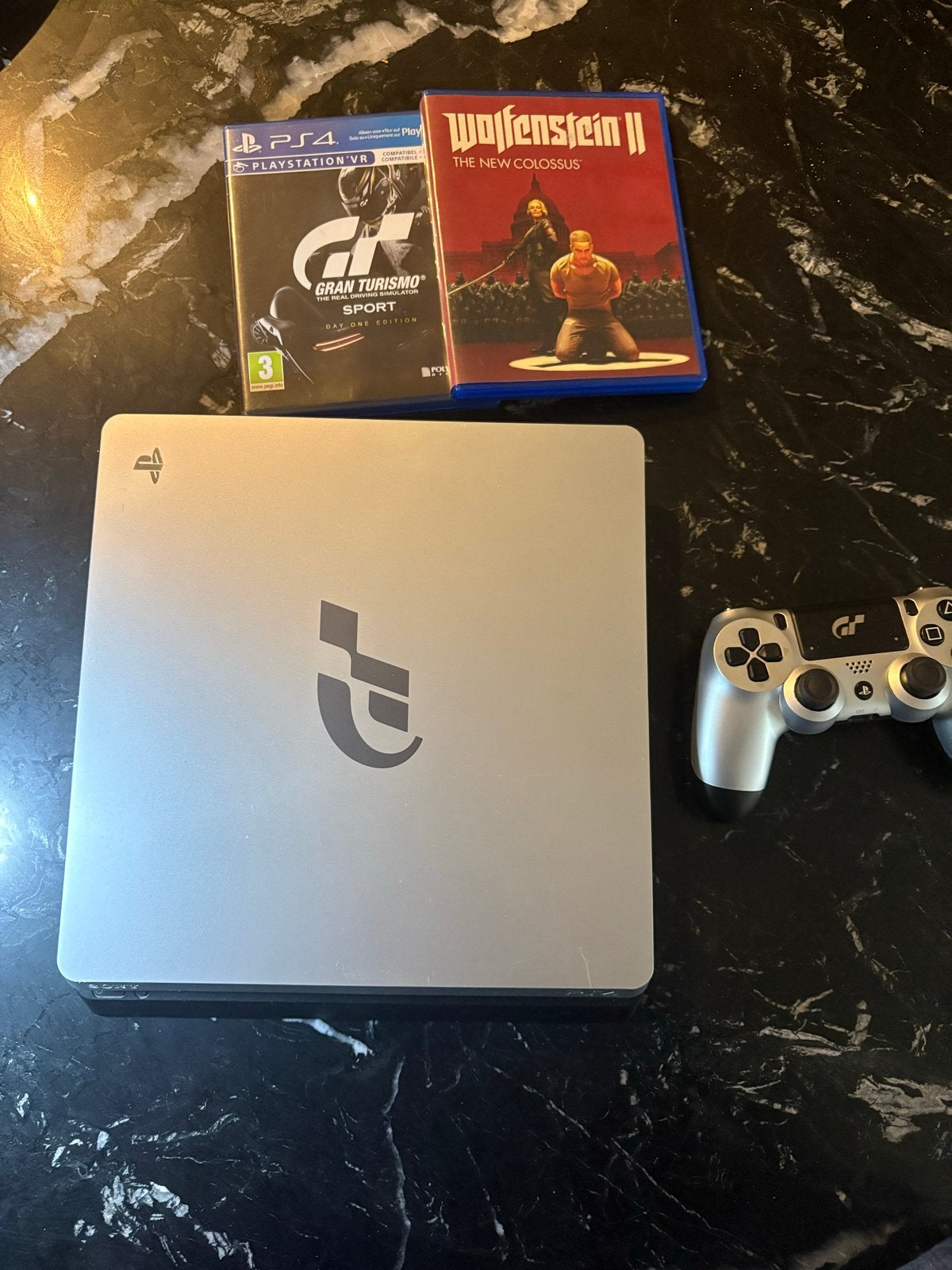 PS4 Slim 500GB met 1 controller en 2 games, ., Ophalen of Verzenden, ., Met 1 controller