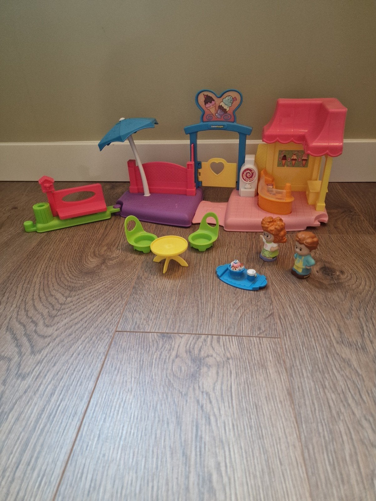 Fisher-Price Little People IJssalon Speelset, Ophalen, Zo goed als nieuw, Jongen of Meisje