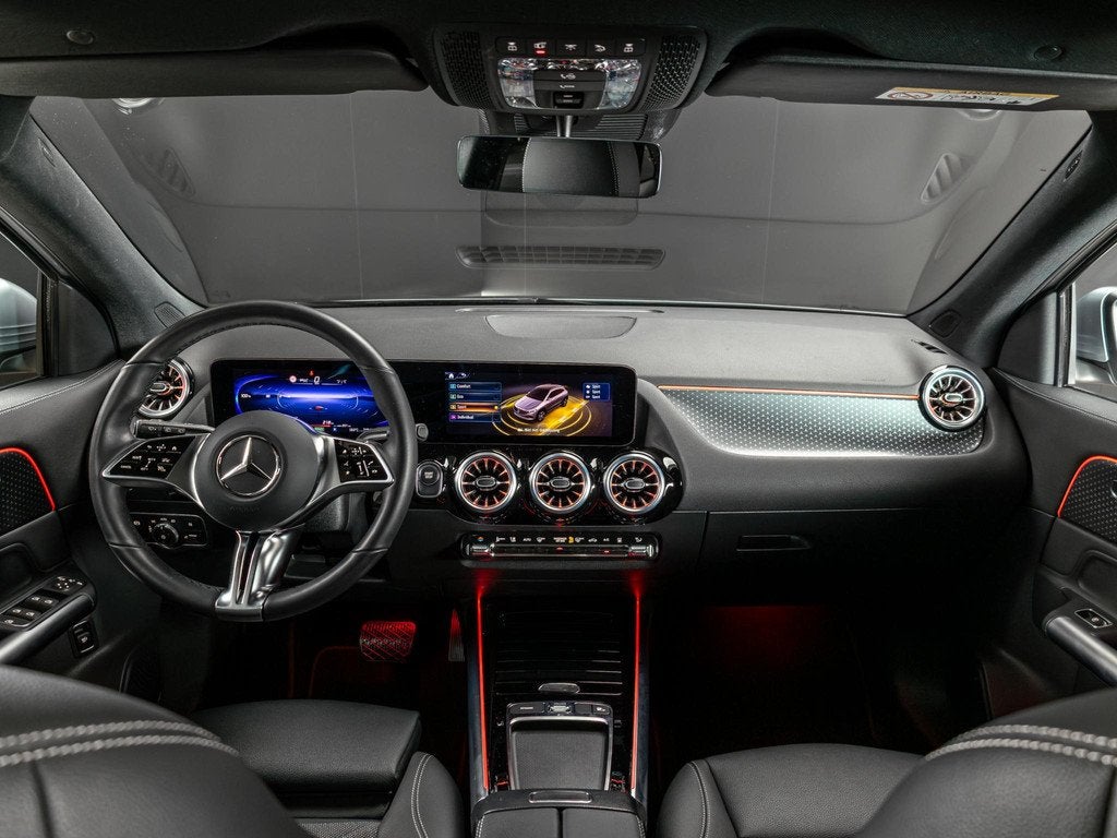 Mercedes-Benz EQA 350 4MATIC Luxury Line 67 kWh Panorama dak, Auto's, Mercedes-Benz, Automaat, Stof, 67 kWh, Vierwielaandrijving