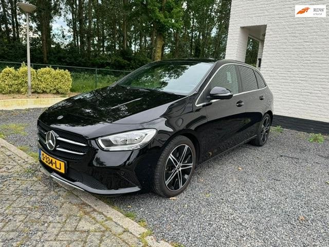 Mercedes-Benz B-klasse 220 Launch Edition Premium, Auto's, 745 kg, Gebruikt, Euro 6, Zwart
