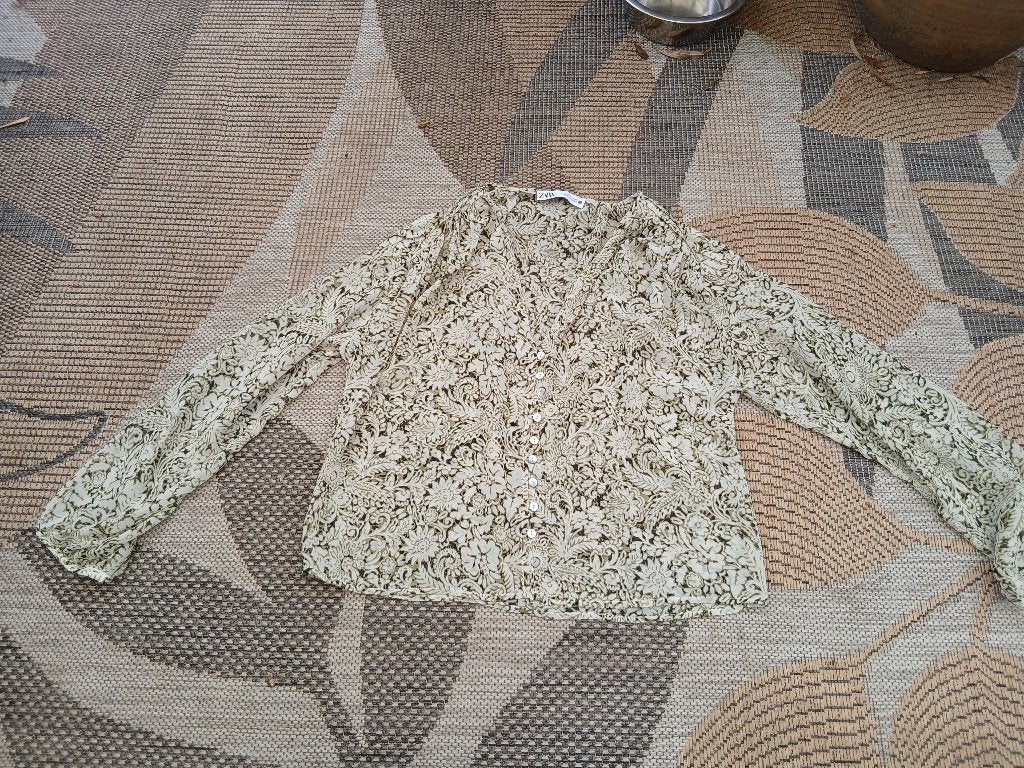 ZARA blouse beige groen bloemenprint maat S, Maat 38/40 (M), Ophalen of Verzenden, Gedragen, Zara