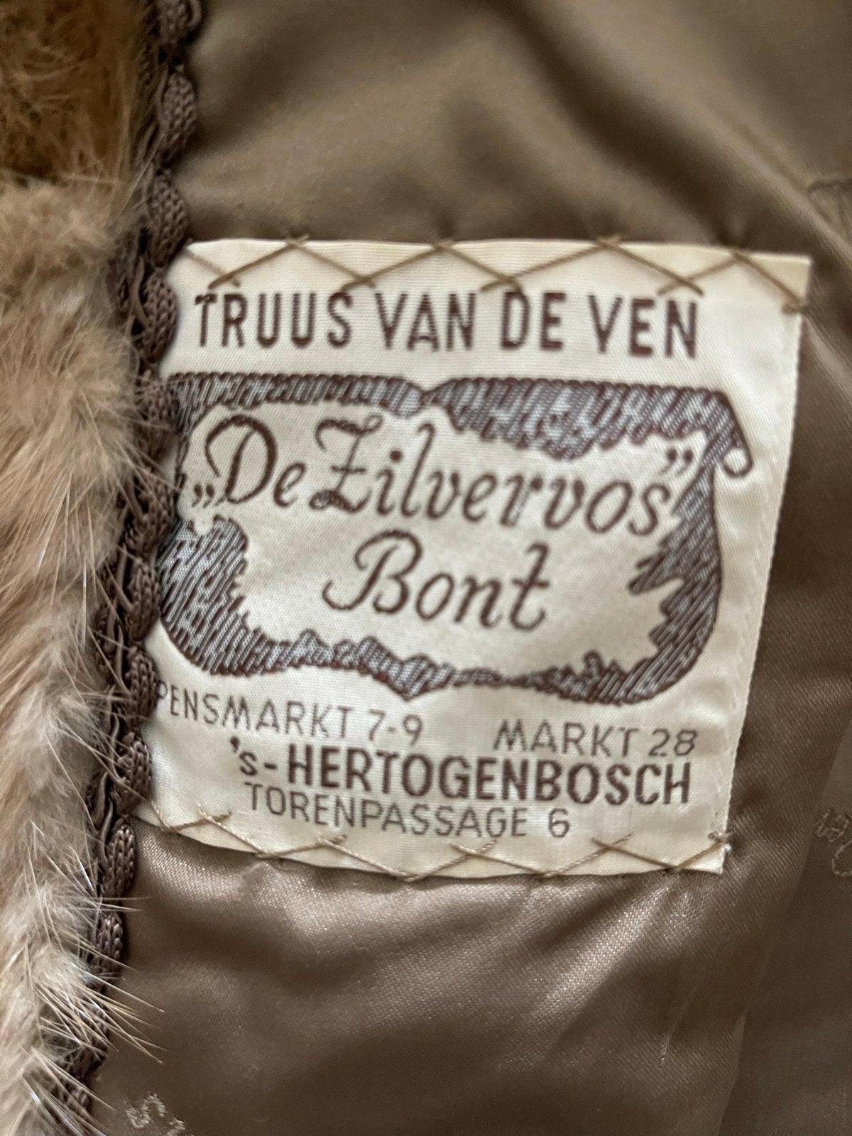 Vintage Bontjas "De Zilvervos" van Truus van de Ven, Ophalen, Zo goed als nieuw, Maat 38/40 (M), Bruin